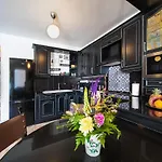 בית נופש Alba Regia Catarthome - Private Pool אדחה