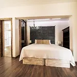 בית נופש Alba Regia Catarthome - Private Pool *